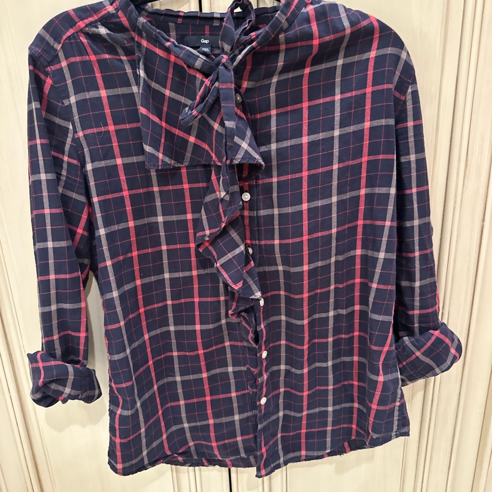 GAP button up blouse